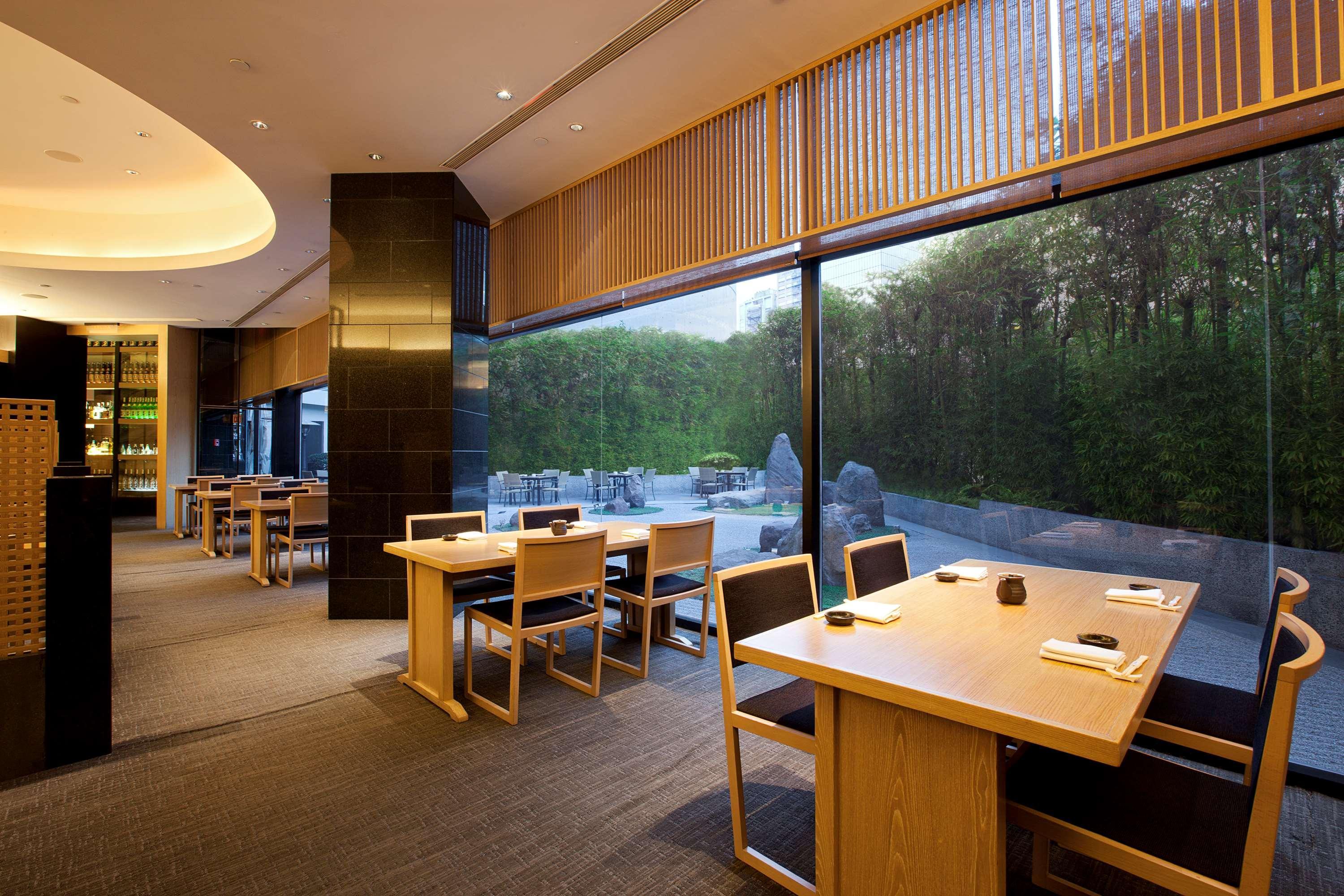 Hyatt Regency Città del Messico Esterno foto Interior of a restaurant in Tokyo