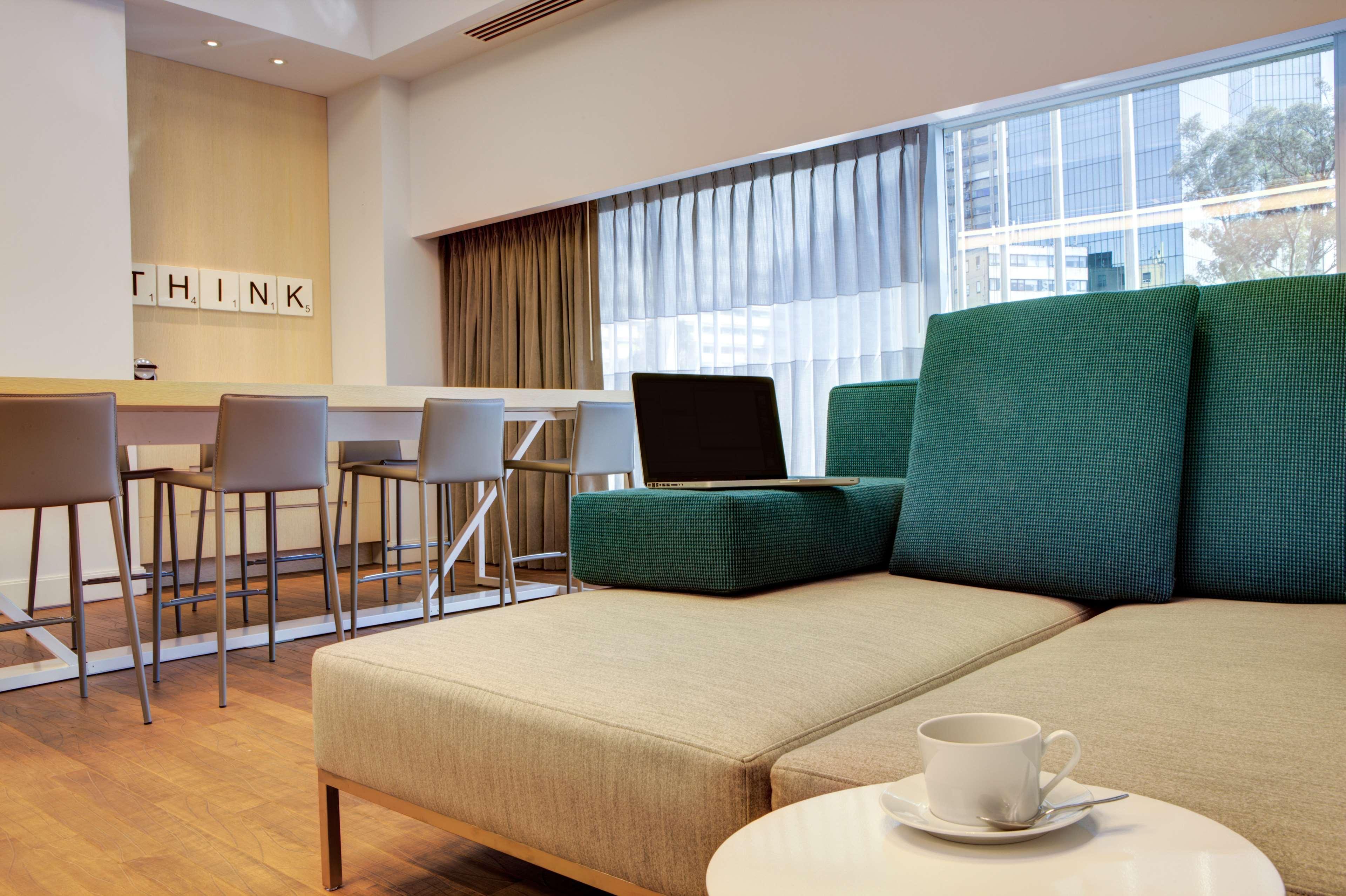 Hyatt Regency Città del Messico Esterno foto The lounge at the airport